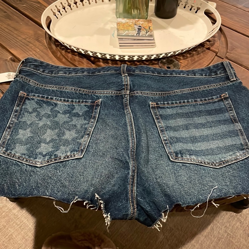 Women’s old navy high waisted Stars and Stripes jean shorts